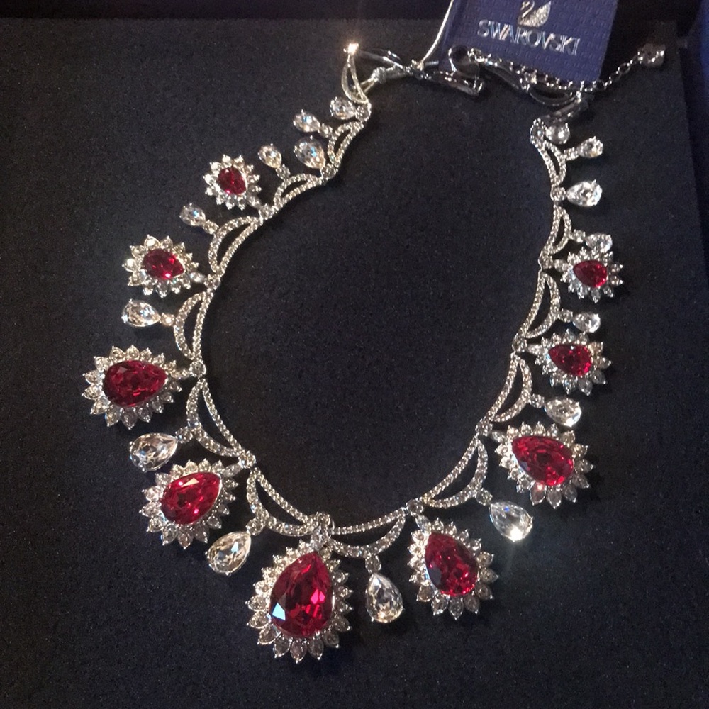 NEW Swarovski Crystal Red all around statement necklace. With matching earring! - Picture 5 of 8